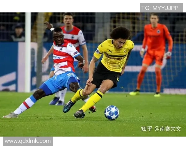 欧冠门票系统崩溃数万球迷排队奋战12小时抢购梦寐以求的门票